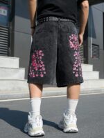 Manfinity EMRG Men's Casual Street Style Embroidered Black Wide Leg Denim Shorts - Image 4