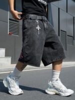 Manfinity EMRG Men's Casual Street Style Embroidered Black Wide Leg Denim Shorts - Image 3