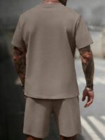 Manfinity RSRT 2pcs/Set Men's Comfortable Sweatshirt Fabric Round Neck Short Sleeve T-Shirt And Drawstring Elastic Shorts, Shades Of Brown, Summer, Casual, City Break, Holiday - Image 2
